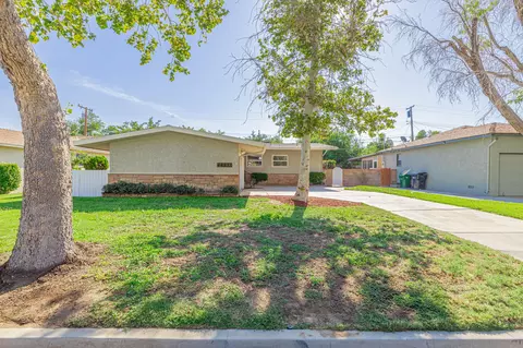 Exterior - 44432 Lowtree Ave, Lancaster, CA 93534 photo 7 of 13