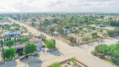 View/Area - 43156 41st St W, Lancaster, CA 93536 photo 8 of 12