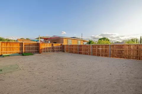 Exterior - 43156 41st St W, Lancaster, CA 93536 photo 17 of 18