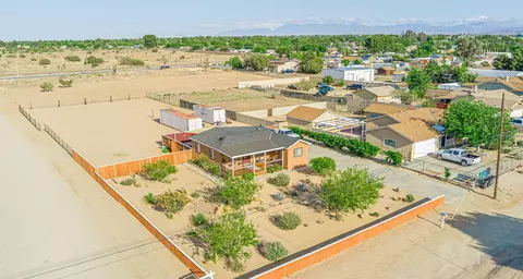View/Area - 43156 41st St W, Lancaster, CA 93536 photo 3 of 12