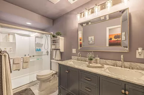 Bath - 43156 41st St W, Lancaster, CA 93536 photo 1 of 1