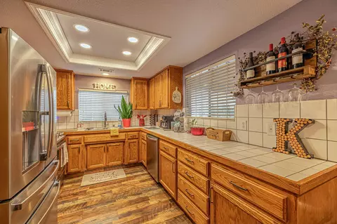 Kitchen - 43156 41st St W, Lancaster, CA 93536 photo 2 of 3