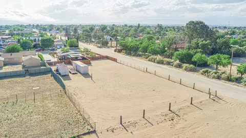 View/Area - 43156 41st St W, Lancaster, CA 93536 photo 7 of 12