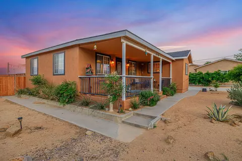 Exterior - 43156 41st St W, Lancaster, CA 93536 photo 3 of 18