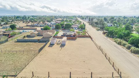 View/Area - 43156 41st St W, Lancaster, CA 93536 photo 6 of 12