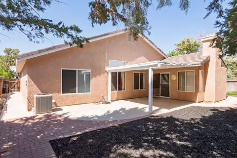 Exterior - 6310 Treehaven Ct, Lancaster, CA 93536 photo 4 of 9