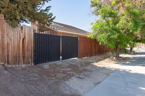 Exterior - 6310 Treehaven Ct, Lancaster, CA 93536 photo 8 of 9