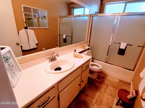 Bath - 6310 Treehaven Ct, Lancaster, CA 93536 photo 2 of 5