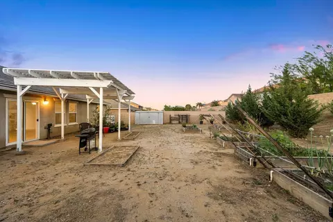 Exterior - 7150 Lyric Ave, Lancaster, CA 93536 photo 11 of 20
