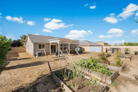 Exterior - 7150 Lyric Ave, Lancaster, CA 93536 photo 17 of 20