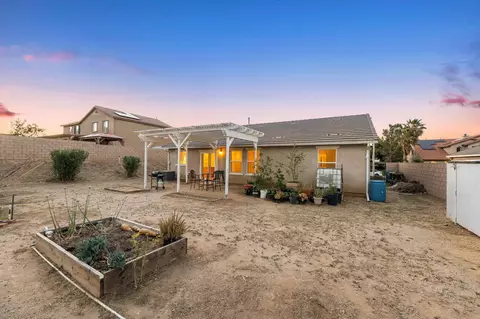 Exterior - 7150 Lyric Ave, Lancaster, CA 93536 photo 8 of 20