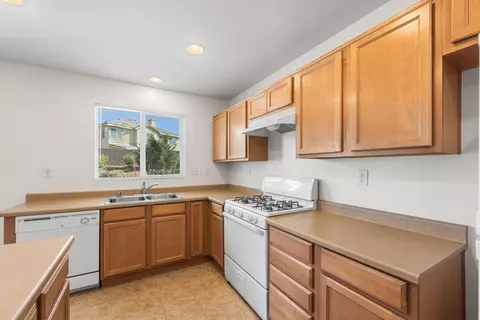 Kitchen - 7150 Lyric Ave, Lancaster, CA 93536 photo 6 of 6