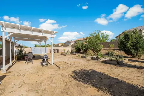 Exterior - 7150 Lyric Ave, Lancaster, CA 93536 photo 19 of 20