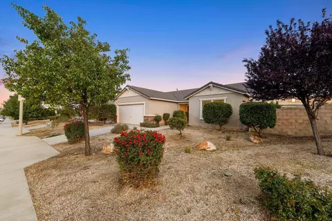 Exterior - 7150 Lyric Ave, Lancaster, CA 93536 photo 7 of 20