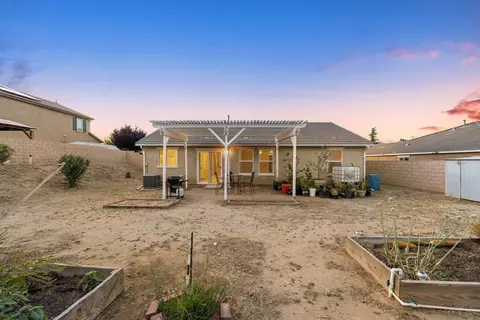 Exterior - 7150 Lyric Ave, Lancaster, CA 93536 photo 9 of 20