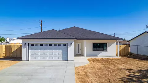 8413 Great Circle Dr, California City, CA 93505