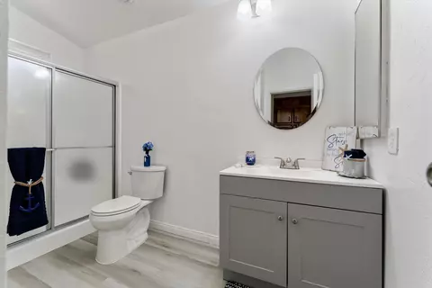 Bath - 43638 Oleander St, Lancaster, CA 93535 photo 2 of 2