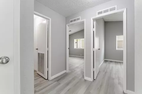 Entry Way - 43638 Oleander St, Lancaster, CA 93535 photo 2 of 3