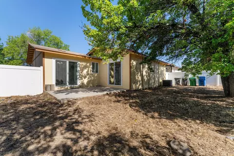 Exterior - 43638 Oleander St, Lancaster, CA 93535 photo 3 of 3