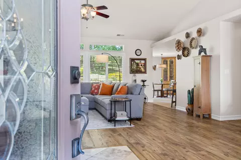 Entry Way - 24350 Deertrail Dr, Tehachapi, CA 93561 photo 1 of 5