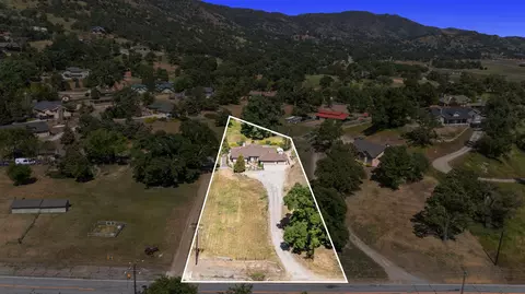 View/Area - 24350 Deertrail Dr, Tehachapi, CA 93561 photo 1 of 4