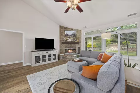 Living - 24350 Deertrail Dr, Tehachapi, CA 93561 photo 3 of 3
