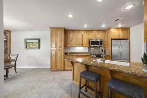 Kitchen - 24350 Deertrail Dr, Tehachapi, CA 93561 photo 1 of 5