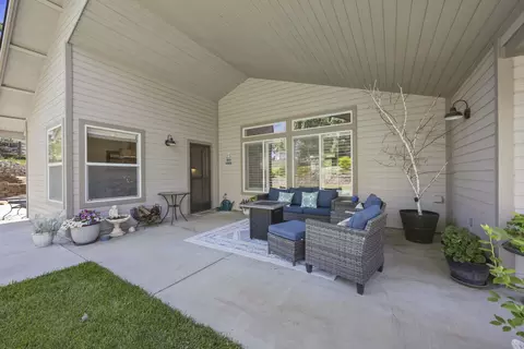 Exterior - 24350 Deertrail Dr, Tehachapi, CA 93561 photo 7 of 7