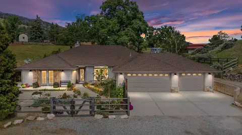 Exterior - 24350 Deertrail Dr, Tehachapi, CA 93561 photo 2 of 7