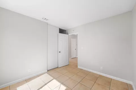 Bedroom - 2101 Thomas Dr, Lancaster, CA 93535 photo 4 of 7