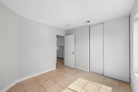 Bedroom - 2101 Thomas Dr, Lancaster, CA 93535 photo 6 of 7