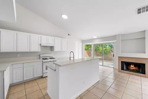 Kitchen - 2101 Thomas Dr, Lancaster, CA 93535 photo 5 of 5
