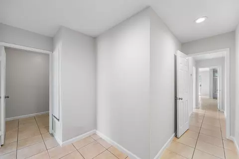 Entry Way - 2101 Thomas Dr, Lancaster, CA 93535 photo 1 of 1