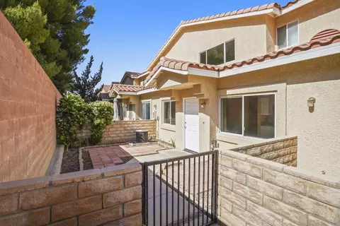 43473 30th St W UNIT 3, Lancaster, CA 93536