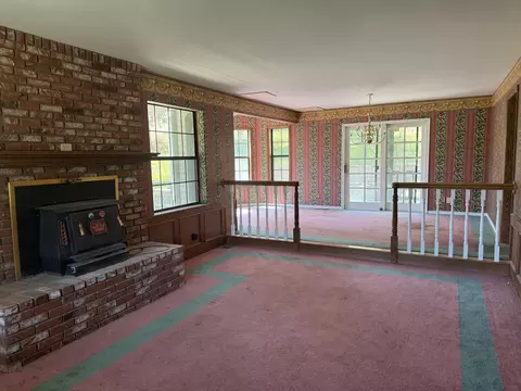Living - 22600 Sunrise Ct, Tehachapi, CA 93561 photo 3 of 3