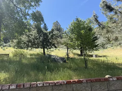 Exterior - 22600 Sunrise Ct, Tehachapi, CA 93561 photo 4 of 8