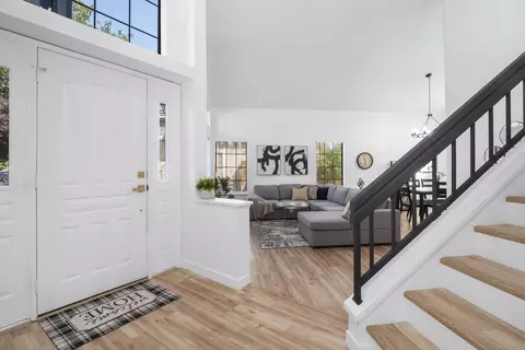 Entry Way - 2012 Comstock Ct, Palmdale, CA 93551 photo 2 of 6