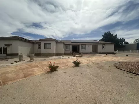 42500 20th St W, Lancaster, CA 93534