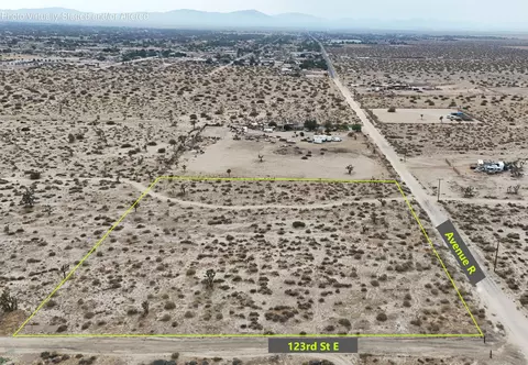 E Ave R, Littlerock, CA 93543 photo 2