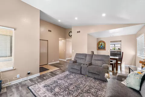 4846 Karling Pl, Palmdale, CA 93552 photo 3