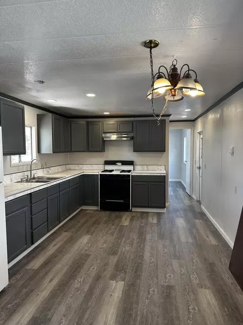 3753 E Ave I #52, Lancaster, CA 93535