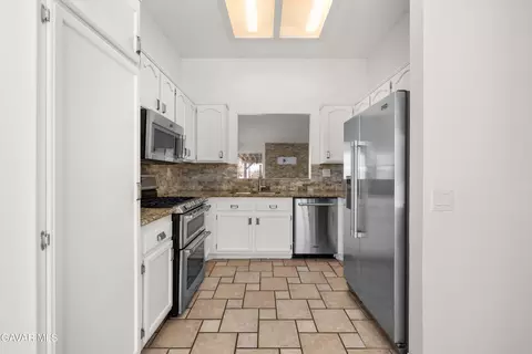 Kitchen - 1031 Ave J 3 E, Lancaster, CA 93535 photo 1 of 3