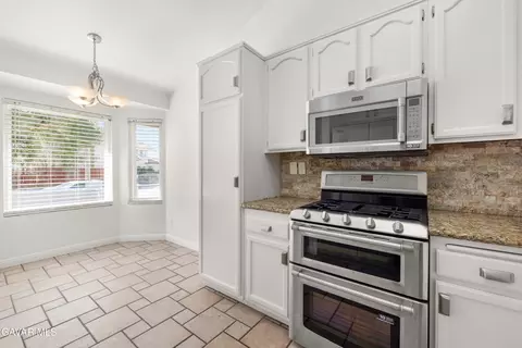 Kitchen - 1031 Ave J 3 E, Lancaster, CA 93535 photo 2 of 3