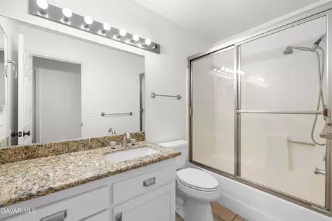 Bath - 1031 Ave J 3 E, Lancaster, CA 93535 photo 1 of 2