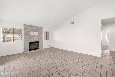 Living - 1031 Ave J 3 E, Lancaster, CA 93535 photo 1 of 2