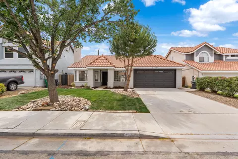 37109 Daisy St, Palmdale, CA 93550