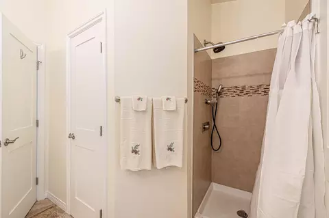 Bath - 5340 Gardendale Ln, Palmdale, CA 93551 photo 4 of 4