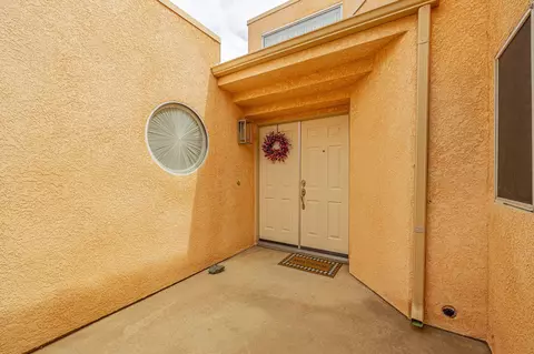 Entry Way - 5340 Gardendale Ln, Palmdale, CA 93551 photo 1 of 4