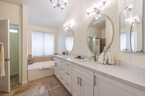 Bath - 5340 Gardendale Ln, Palmdale, CA 93551 photo 3 of 4