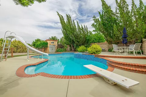 Exterior - 5340 Gardendale Ln, Palmdale, CA 93551 photo 14 of 22
